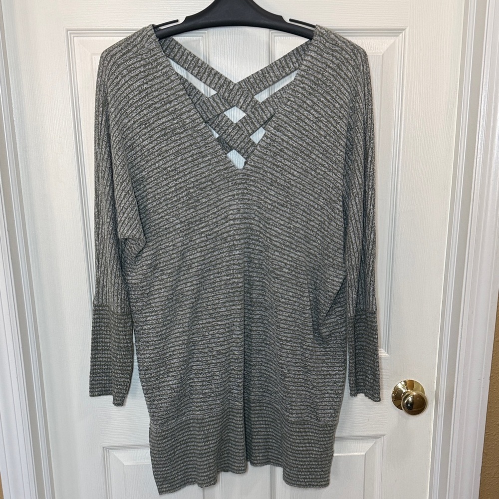 BKE Gray V-Neck Sweater